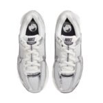 Nike Zoom Vomero 5 Chrome - Image 5